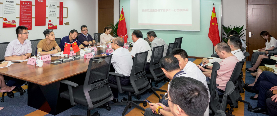 为旅游插上航空“翅膀”，给旅游增添科技“引擎”，用创新创造更大价值