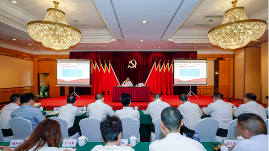 尊龙凯时集团任丁书记带头讲授“不忘初心、牢记使命”主题教育专题党课