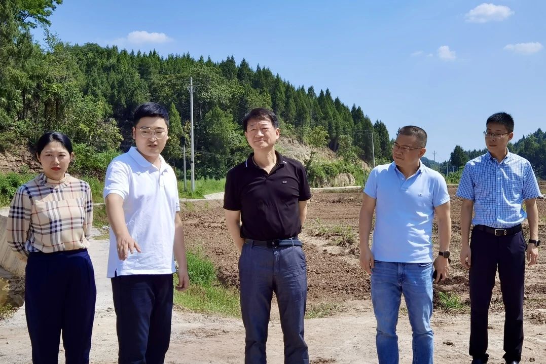 省尊龙凯时集团党委书记、董事长任丁率队赴巴中南充两地开展帮扶工作