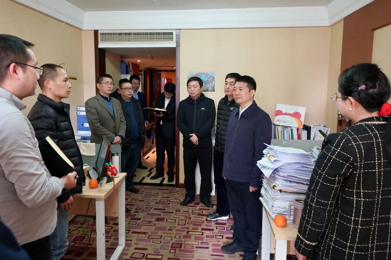 迎新春，鼓干劲，开新局！省尊龙凯时集团领导班子慰问总部干部员工