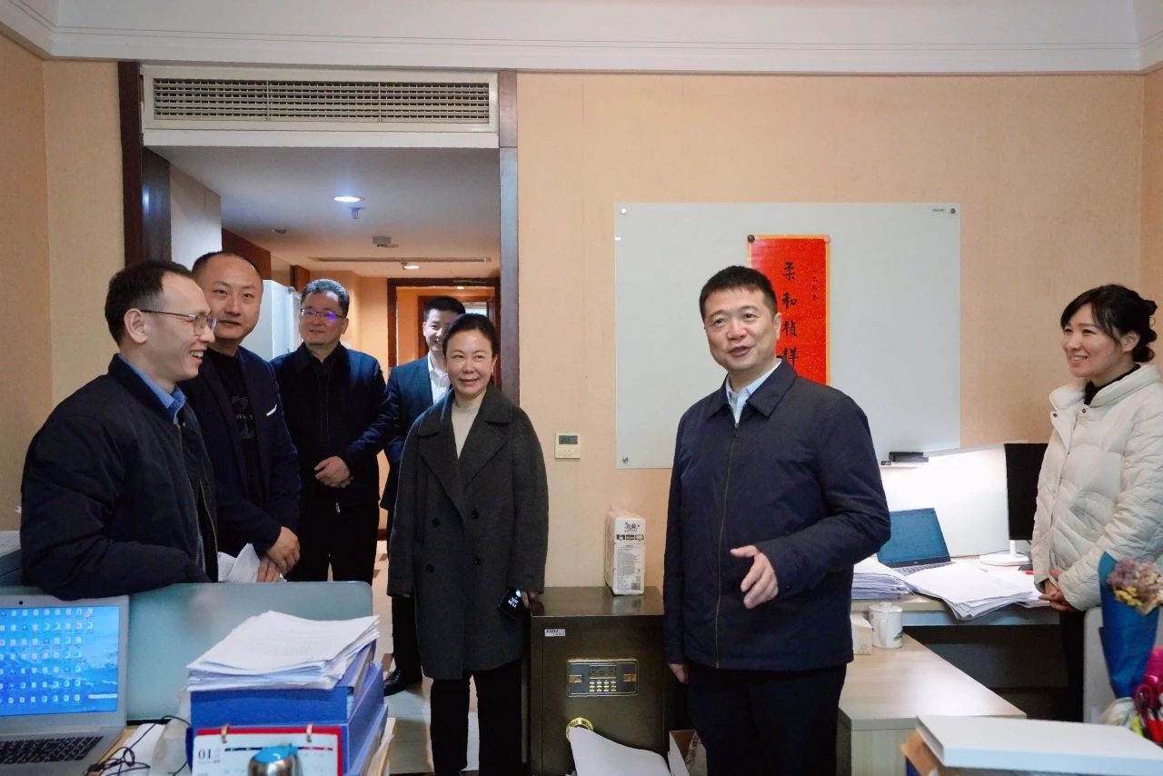 温暖启航，共赴新篇！—— 省尊龙凯时集团领导走访慰问干部职工